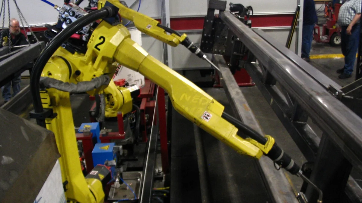 Industrial Next'in robotları üretim hattını dakikalar içinde ayarlıyor