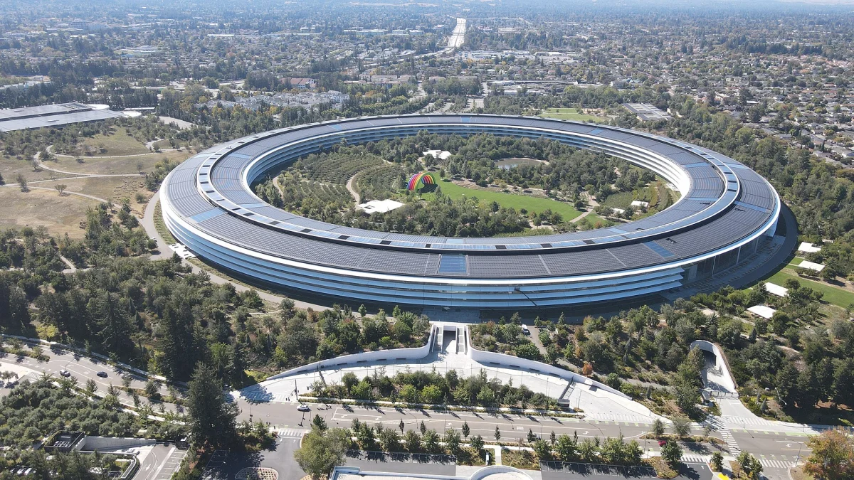 Apple, piyasa değeriyle ilk kez 5 trilyon doları aştı