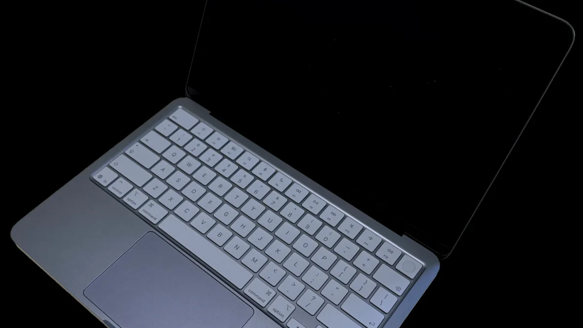 Apple'ın ilk dokunmatik MacBook Pro'su 28 Ekim'de tanıtılacak