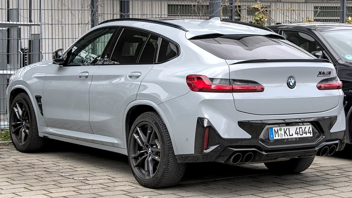 BMW iX4, 428 mil menzil ile Çin EV saldırısına karşı koruyucu silah