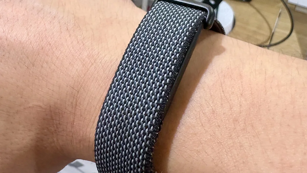 Google Fitbit Air Metal Mesh band seçeneği getiriyor: ilk kez metal aksesuar