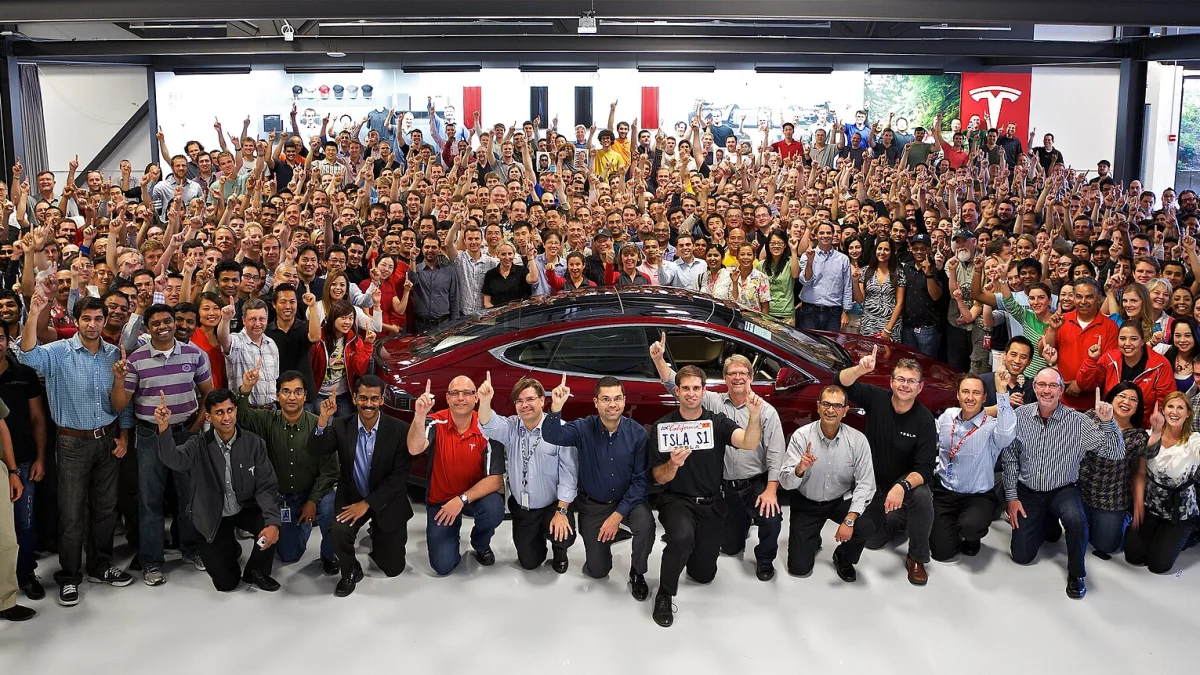 Tesla, Avrupa'da Full Self-Driving'i "Assisted Driving" olarak yeniden adlandırıyor